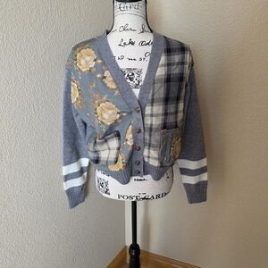 NWT Rodeo Quincy Honey's Pretty Plaid Sweater Size Small